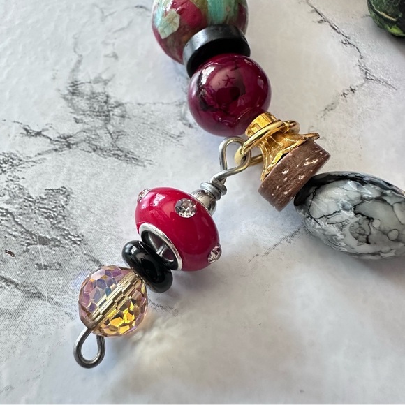 Artisan Handmade Multicolor Beaded Bracelet hand painted with handcrafted charms - Picture 5 of 12